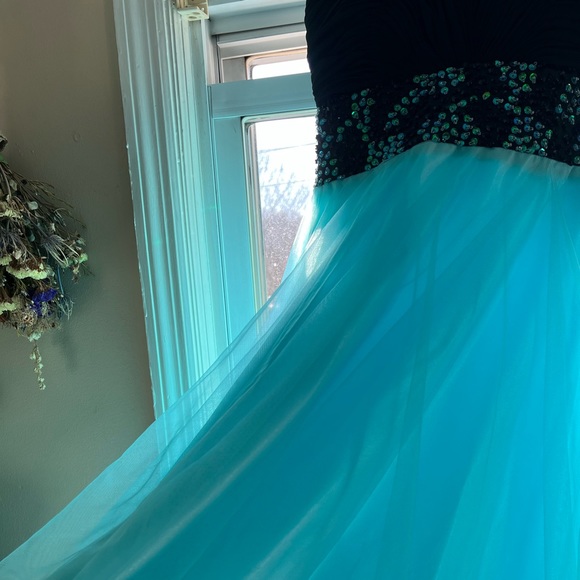 Blue and black prom dress - Picture 2 of 4
